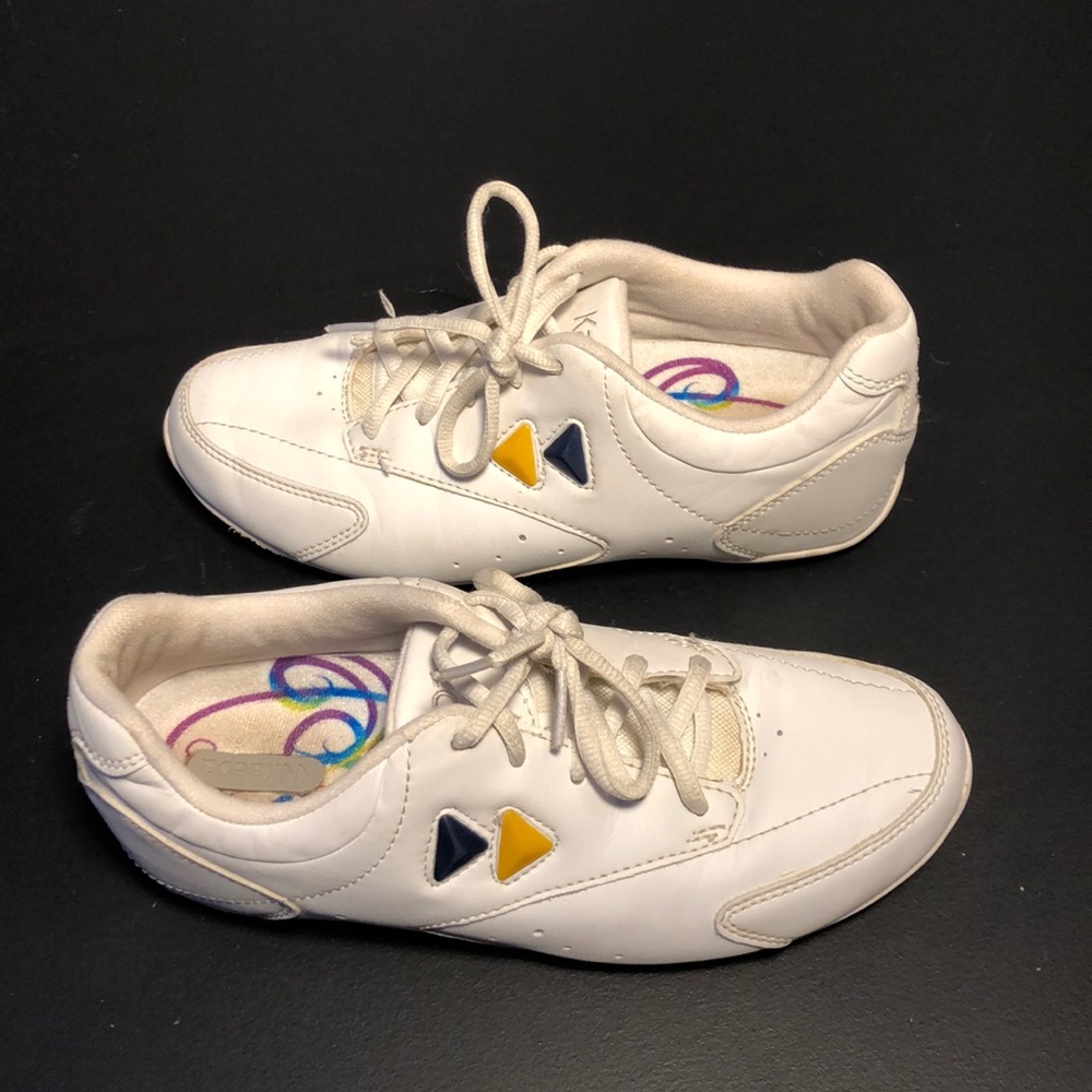 KAEPA CHEER SHOES 6